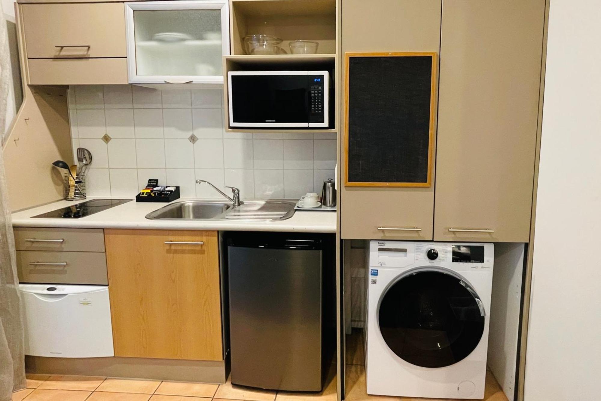 Quest Atrium Serviced Apartments Веллингтон Экстерьер фото